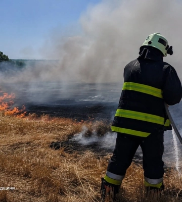 Через російський обстріл на Кіровоградщині виникла пожежа