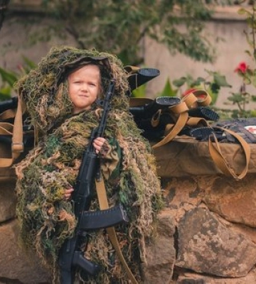 Понад 18 тисяч дітей на окупованій Донеччині залучили до російської пропаганди, - ЗМІ