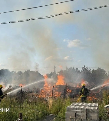 У Клевані масштабна пожежа охопила чотириквартирний житловий будинок