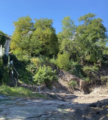 На Замковому узвозі в Черкасах через забудову обвалюється ґрунт (ФОТО)