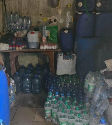 На Львівщині викрили підпільний цех із виробництва алкоголю під виглядом відомих брендів