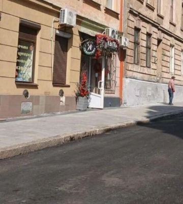 У Львові після ремонту відкрили для руху вулицю Сембратовичів