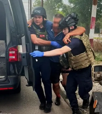 В результате удара в Днепропетровской области пострадали 3 пожарных
