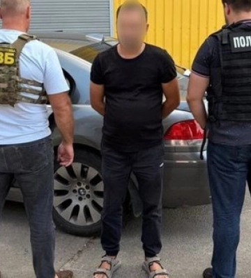 До Білорусі за 8 тисяч доларів: прикордонники затримали організатора з Дніпра