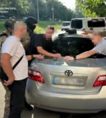 Прокуратура: у Дніпрі жорстоко побили волонтера й викрали кошти для ЗСУ