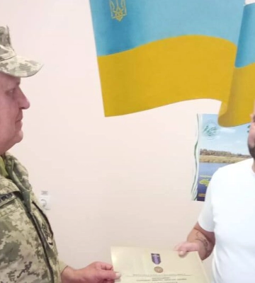 Отримав поранення у бою поблизу Бахмута: захисника з Волині нагородили відзнакою міністра оборони України