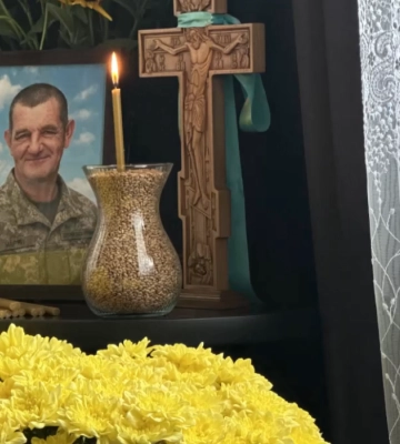 Нічні перегони закінчилися в лікарні: на Волині 17-річний мотоцикліст врізався в дерево