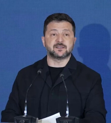 «Жити з Україною одним життям»: Зеленський про нові вимоги до українських дипломатів