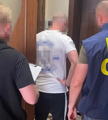Вимагав 5% відкату за ремонт доріг: на Хмельниччині викрито заступника голови ОВА та спільника