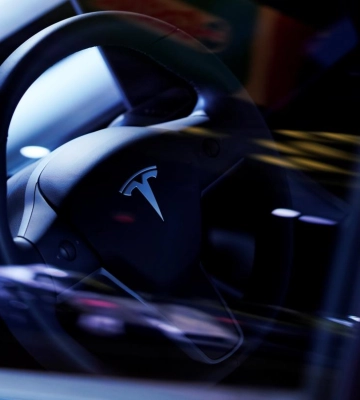 Чоловік привіз майже нову Tesla на оцінку і не повірив названій сумі