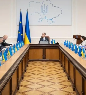 Кабмін розширив програму страхування бізнесу від наслідків війни: Київ і область включили до регіонів підвищених ризиків