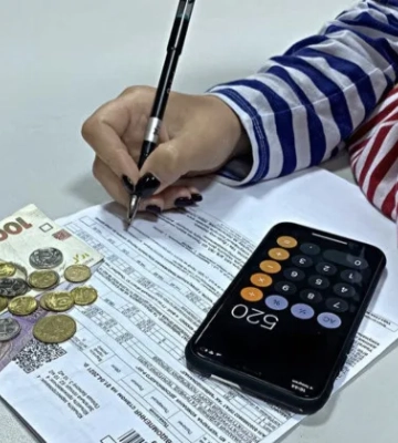 Жінка з Миколаївщини стала рекордсменкою серед боржників за комуналку – 15 справ за рік