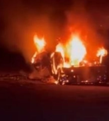 На Волині серед ночі спалахнув легковий автомобіль