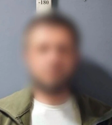 У Києві чоловік влаштував стрілянину у дворі житлових будинків