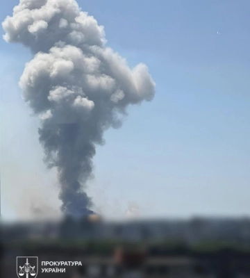 Вибухи на полігоні на Хмельниччині. Слідство перевіряє версії диверсії та порушення правил під час розвантаження боєприпасів