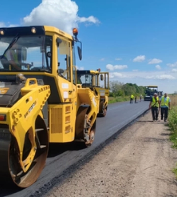 Дорожники відремонтували понад 38 тисяч квадратних метрів автошляхів на Полтавщині