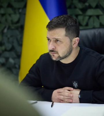 Мир должен видеть, что рф сошла с ума, а её военные наслаждаются убийствами: Зеленский о "сафари" вражеского дрона в Херсоне