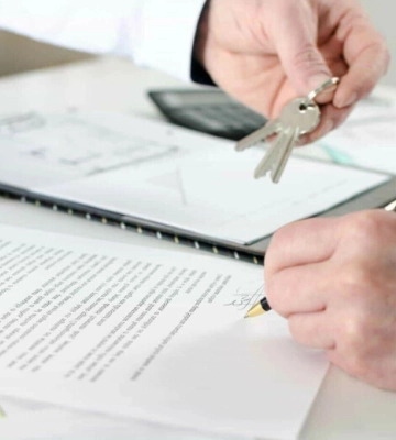 У Дніпрі жінку підозрюють у незаконному продажі чужої квартири на майже 1,2 млн грн