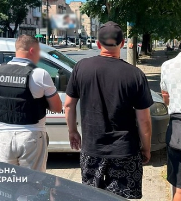 Заблоковано діяльність ділків, які за гроші обіцяли допомогти скласти іспити з водіння