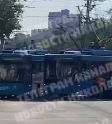 В центрі міста зіткнулись два тролейбуса