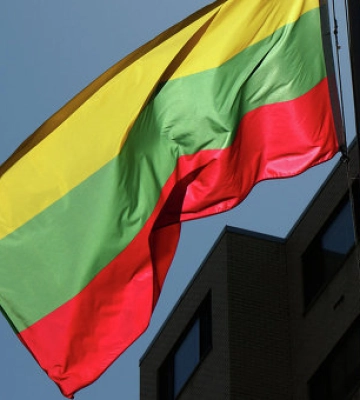 Литва не виключає, що росія навмисно пошкодила її посольство в Києві