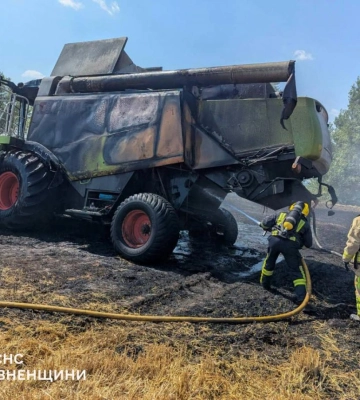 У Рівненському районі під час жнив загорівся комбайн (ФОТО)