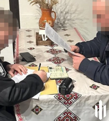 Круглосуточно продавали наркотики из квартиры в Никополе: дело пограничника и военных передали в суд. ВИДЕО