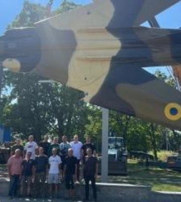 У Полтаві встановили унікальну музейну експозицію з винищувачем МіГ-23