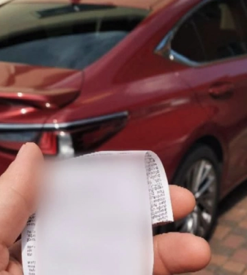 У Луцьку оштрафували водія Lexus, який проїхав на червоне світло