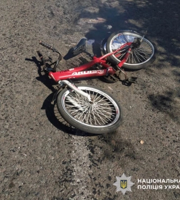 У селі на Київщині нетверезий тракторист скоїв смертельний наїзд на маленьку дитину, - поліція