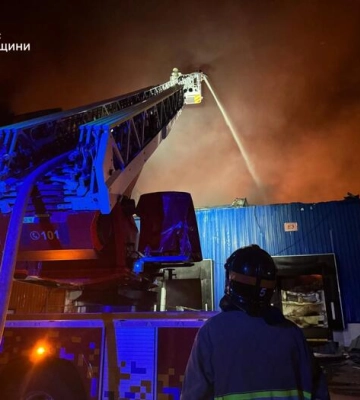 14 людей загинули через російські удари по Київщині — ДСНС (, )