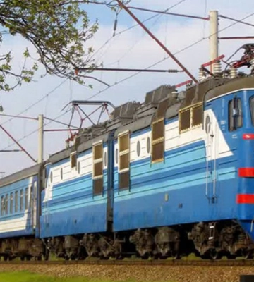 На Закарпатті жінка з 9-річним сином вистрибнули з поїзда під час руху
