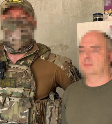 Збирали інформацію про оборонні заводи й позиції ЗСУ: у Запоріжжі затримали агентів рф