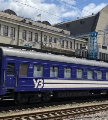 Укрзалізниця змінила рух поїздів після нічної атаки РФ на Київщину