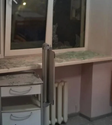 Її сина не могли евакуювати в укриття: мати розповіла про удар по дитячій лікарні Запоріжжя (ВІДЕО)