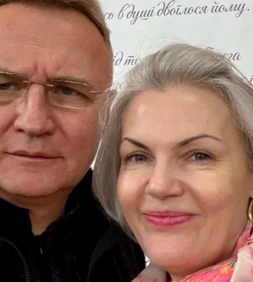 Чверть століття разом. Садовий показав фото з дружиною у річницю їхнього шлюбу