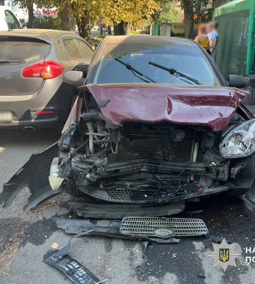 Вантажівка витиснула легковик із дороги в Черкасах. Травмувався підліток (ФОТО)