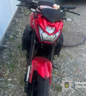 На Львівщині пʼяний 18-річний мотоцикліст збив пішохода: двоє людей у лікарні, - ФОТО