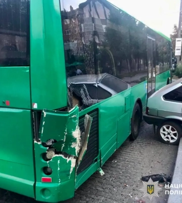 У Білій Церкві водій автівки збив жінку на зупинці