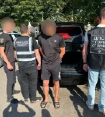 На Закарпатті викрили дві схеми переправлення ухилянтів за 10 тисяч доларів