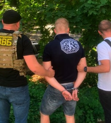 На Харківщині викрито схему незаконного оформлення відстрочки від мобілізації за 12 тисяч доларів. ФОТОрепортаж