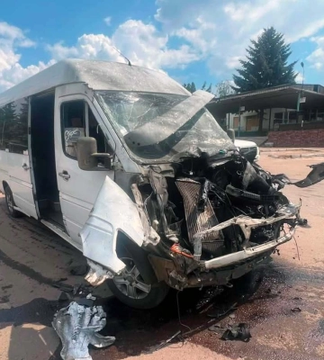 Росіяни вдарили по рейсовому автобусу на Харківщині