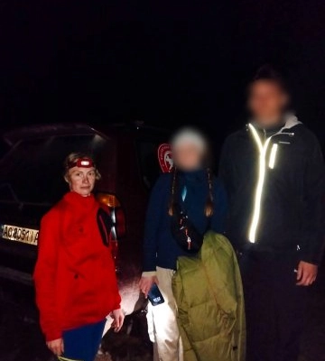 На Чорногорі блискавка вдарила у двох туристів: подробиці порятунку на Петросі