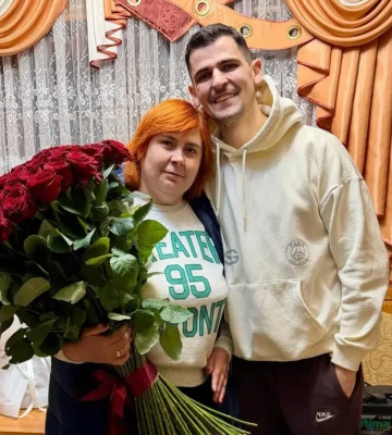 Несподіваний дебют: мама блогера Ніколаса Карми підкорює Instagram