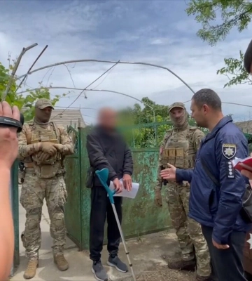 42-річний житель Білгород-Дністровського району за збут пістолета та зберігання гранати можепотрапити за ґрати на сім років