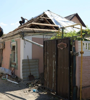 У Миколаєві міські служби обстежують будинки, пошкоджені під час обстрілу 3 серпня