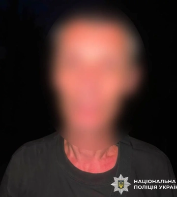 Під градусом хотів убити двох чоловіків кухонним ножем: потерпілі в лікарні