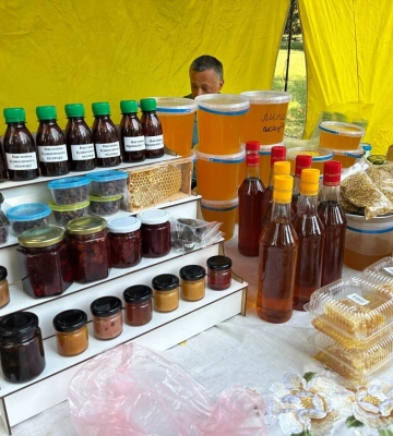 Свято меду у Полтаві: у ЦКД проходить ювілейний фестиваль із продукцією пасічників та майстрів