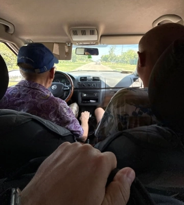 Півтори години у полі, плацкарт і авто: нардеп розповів про «подорож» до Дніпра