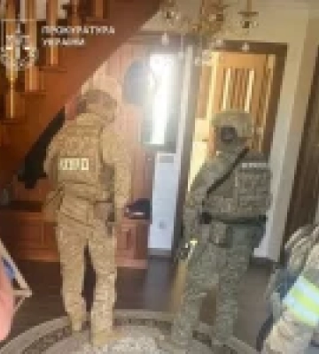 На Буковині затримали чоловіка за вимагання 50 тисяч доларів у власника агробізнесу